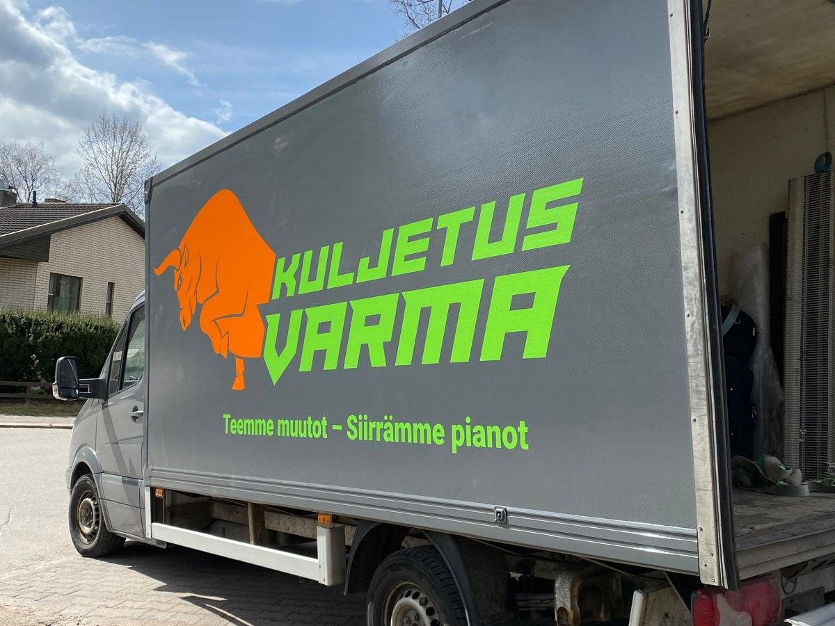One item or a full van — we'll get it there.